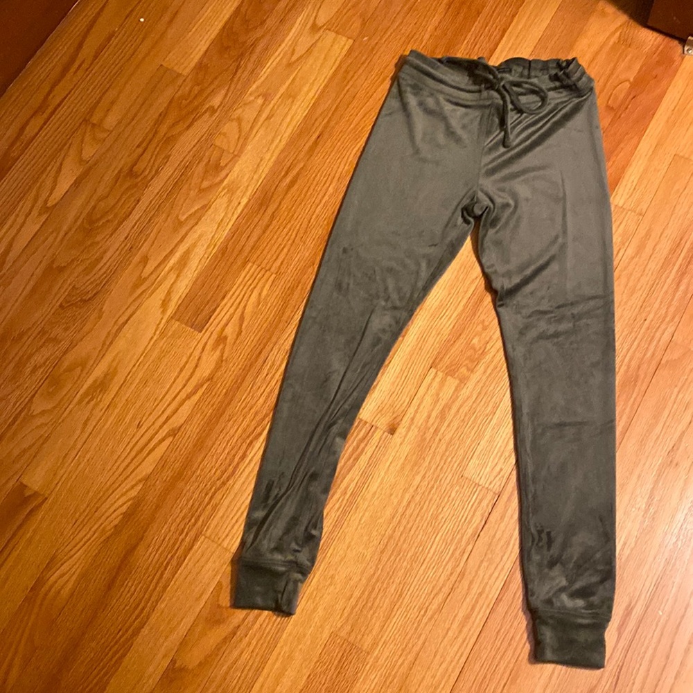 american eagle, medium, green